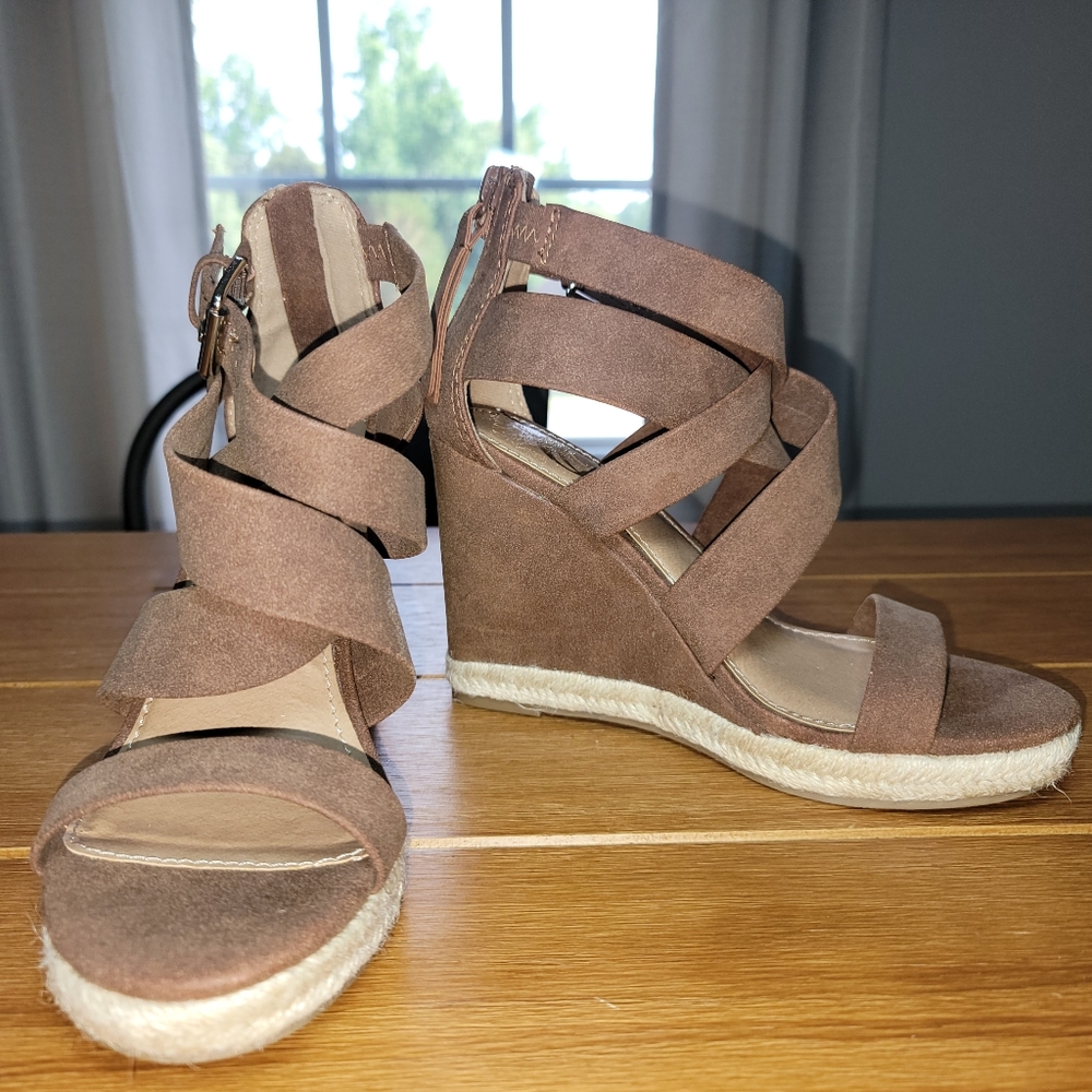 Strappy Faux Leather Wedge Sandals‎ - Size 6 - Picture 2 of 5